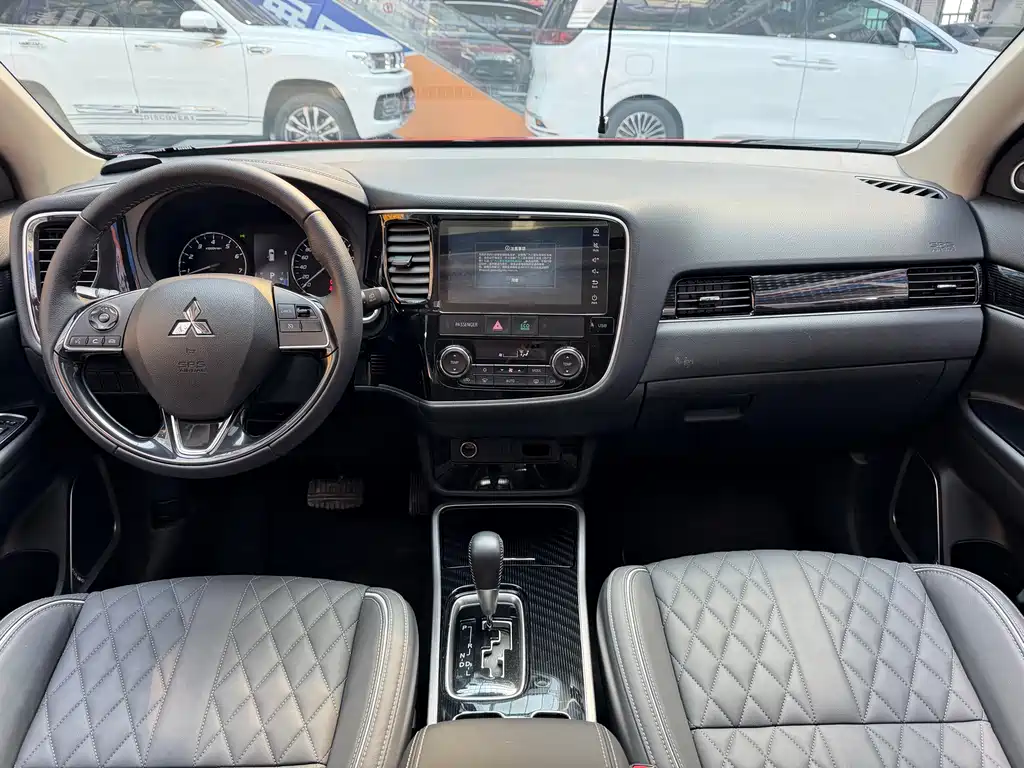 Outlander 2021 facelift 2.0L 2WD Enjoy Edition 5 seats купить на сайте DeffCars