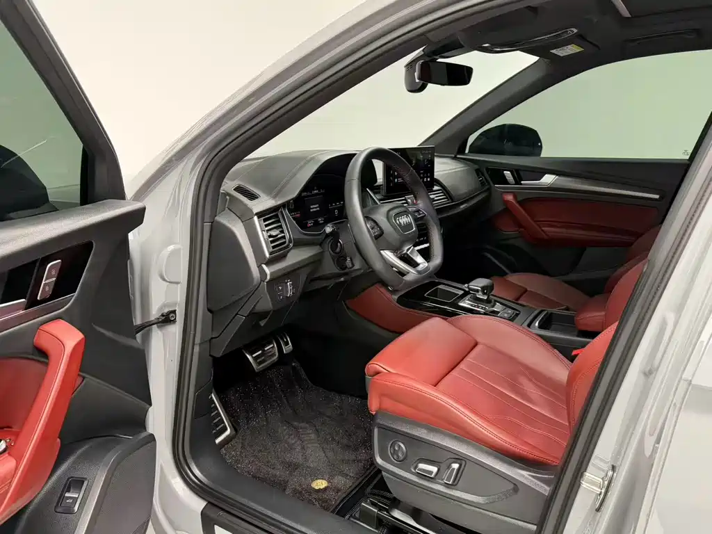 Audi Q5L 2024 40 TFSI luxury and dynamic model купить на сайте DeffCars