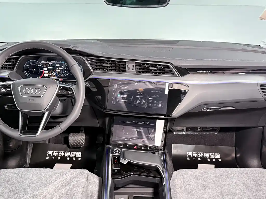 Audi e-tron 2021 50 quattro luxury model купить на сайте DeffCars