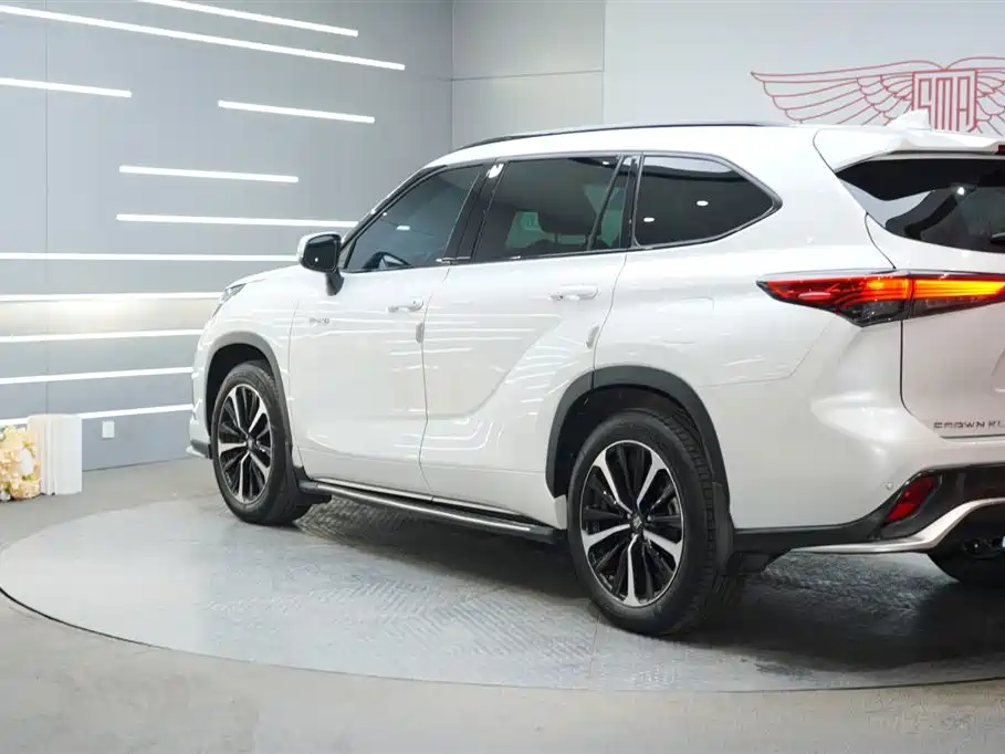 Crown Lufang 2022 2.5L HEV four-wheel drive premium version купить на сайте DeffCars