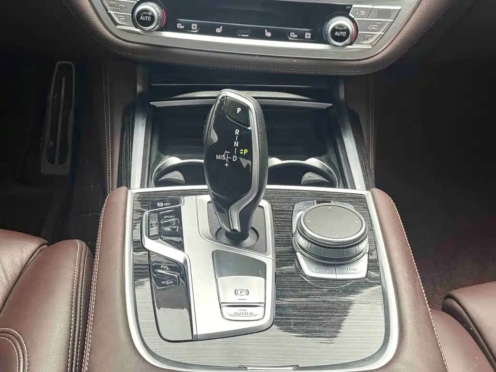 BMW 7 Series 2021 730Li M Sports Package купить на сайте DeffCars