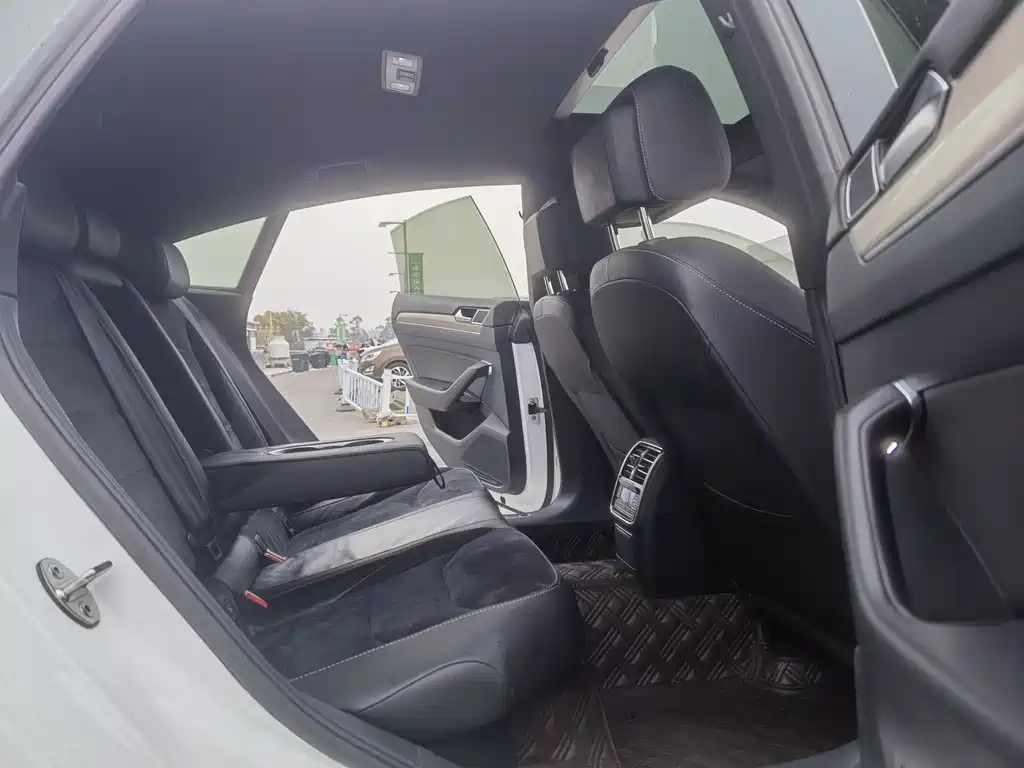 FAW-Volkswagen CC 2019 330TSI Huayan Edition National V купить на сайте DeffCars