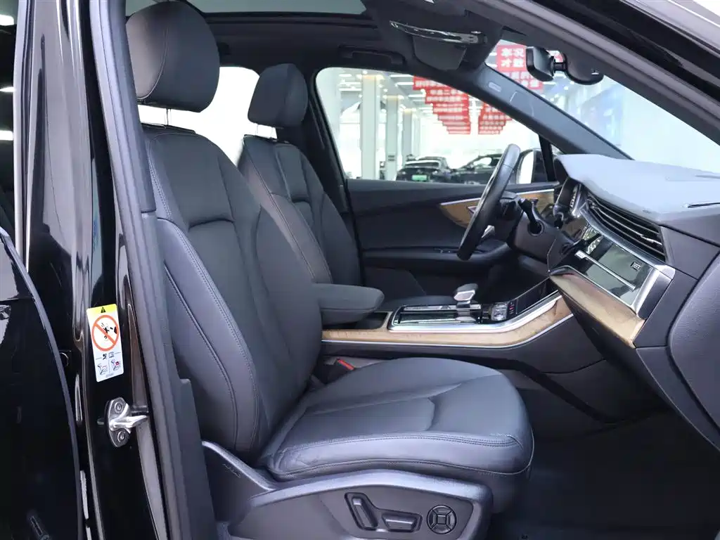 Audi Q7 2022 55 TFSI quattro S line ice and snow sports version купить на сайте DeffCars