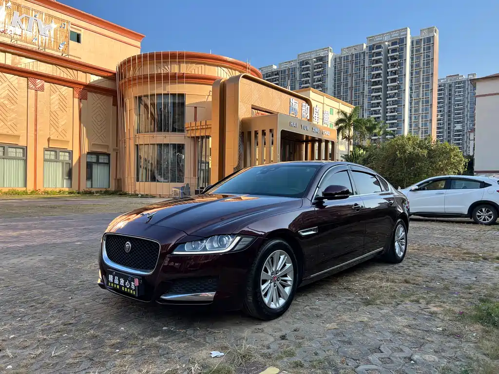Jaguar XFL 2017 XFL 2.0T 240PS Deluxe Edition купить на сайте DeffCars