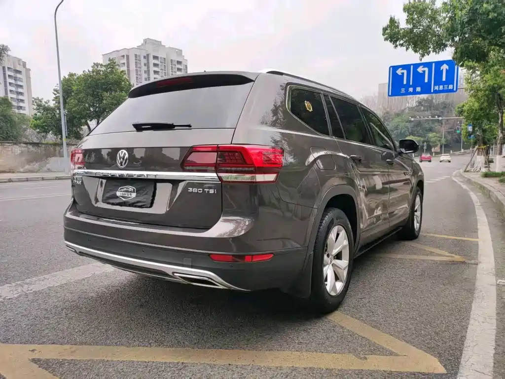 Touron 2019 380TSI four-wheel drive comfort version National VI купить на сайте DeffCars