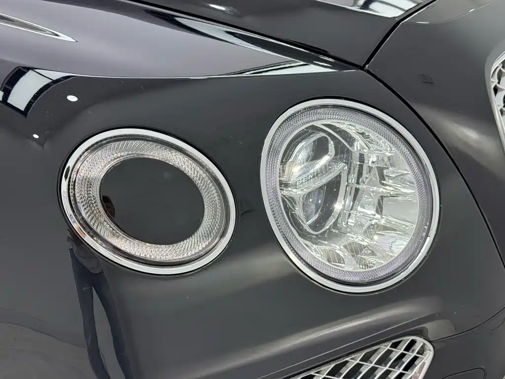 Bentayga 2016 6.0T Standard Edition купить на сайте DeffCars