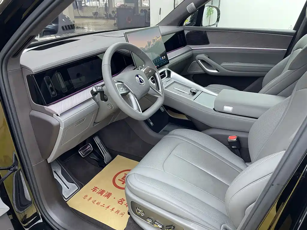 Denza N9 2025 Honor model купить на сайте DeffCars