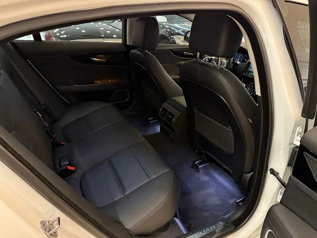 Jaguar XEL 2020 2.0T 200PS R-DYNAMIC Youth Sports Edition купить на сайте DeffCars