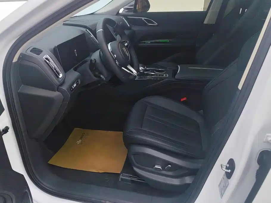 Hongqi HS3 2023 1.5T two-wheel drive good version купить на сайте DeffCars
