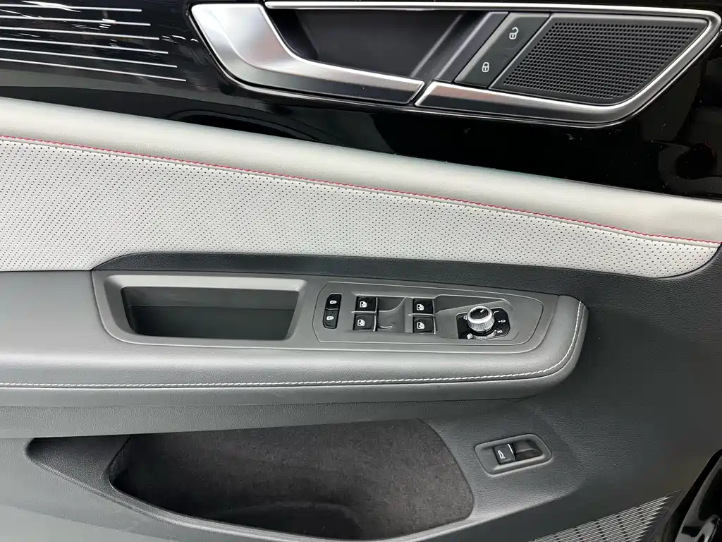 Touron 2024 Touron X 380TSI four-wheel drive luxury version купить на сайте DeffCars