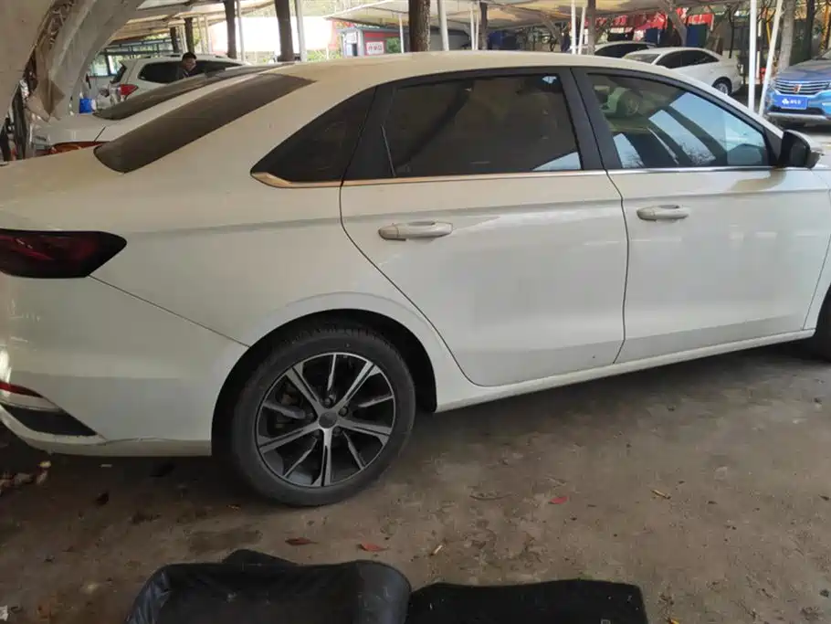 Emgrand 2022 4th generation 1.5L CVT premium model купить на сайте DeffCars