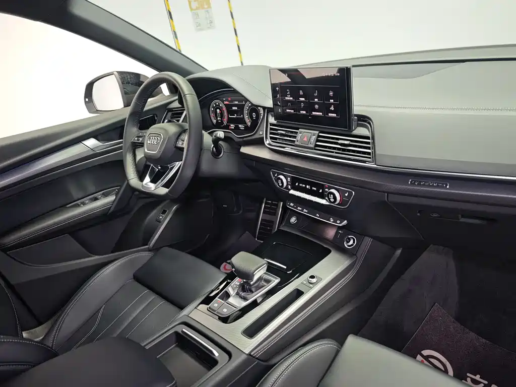 Audi Q5L 2022 45T luxury and dynamic model купить на сайте DeffCars