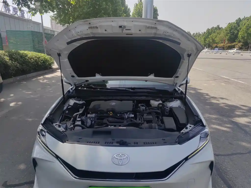 Camry 2024 Dual Engine 2.0HE Elite Edition купить на сайте DeffCars
