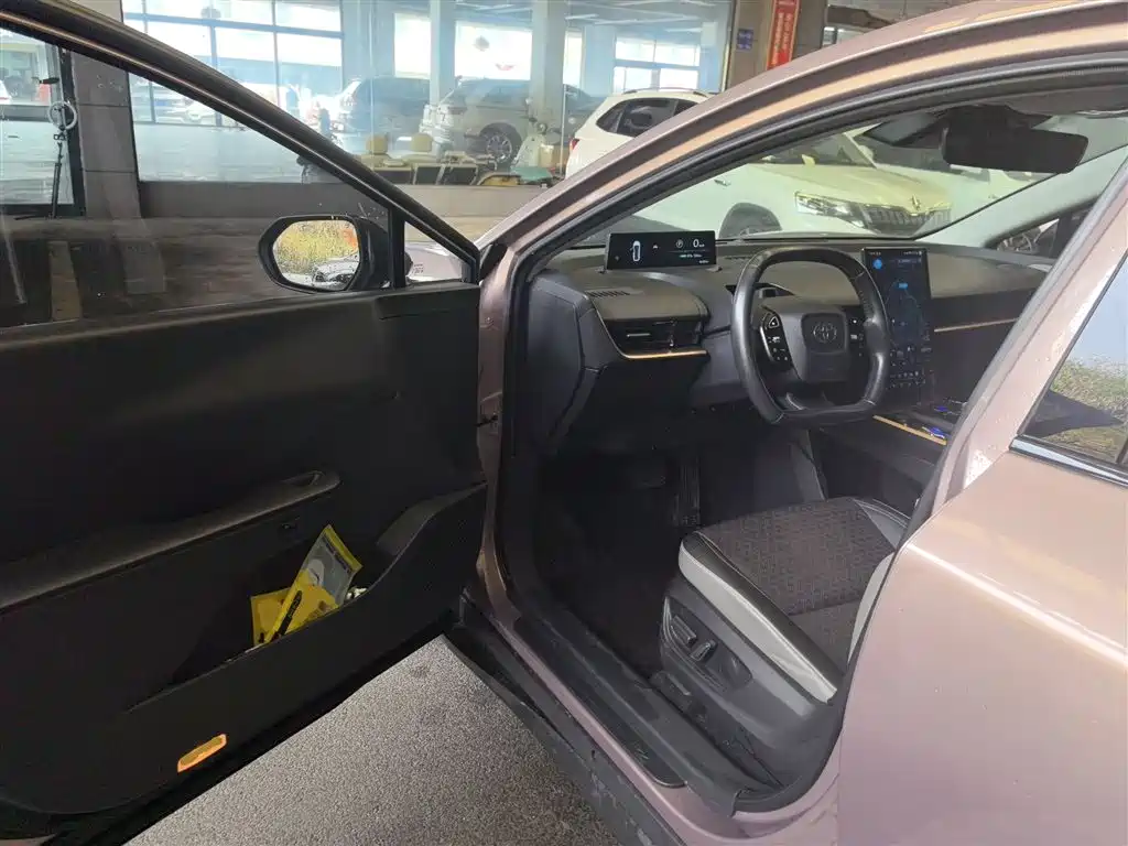 Toyota bZ3 2023 616km long range Premium купить на сайте DeffCars