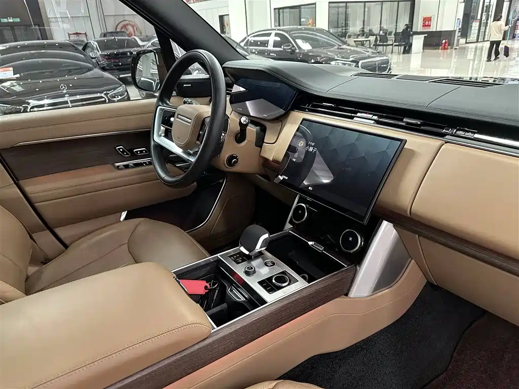 Range Rover 2023 facelift 3.0 L6 400PS Extended Edition купить на сайте DeffCars