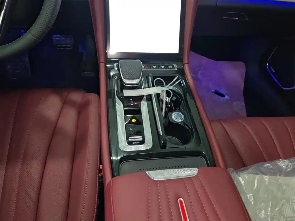 Hongqi H5 PHEV 2025 170 super hybrid version купить на сайте DeffCars