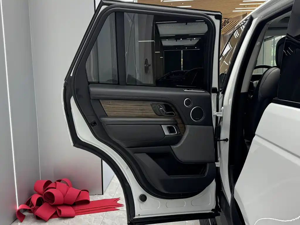 2019 Range Rover 3.0 SCV6 Legendary Edition купить на сайте DeffCars