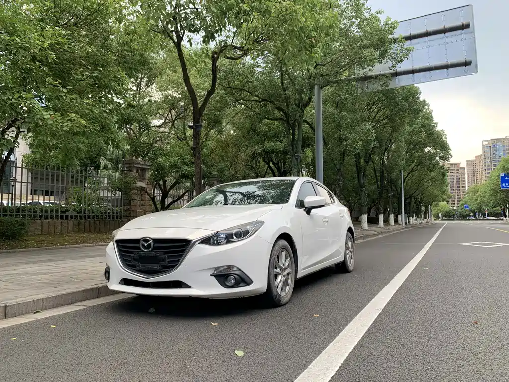 Mazda Axela 2016 sedan 1.5L automatic luxury model купить на сайте DeffCars