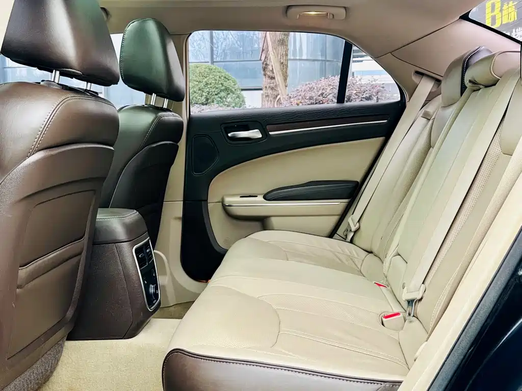 Chrysler 300C imported 2014 3.0L Excellence Edition купить на сайте DeffCars