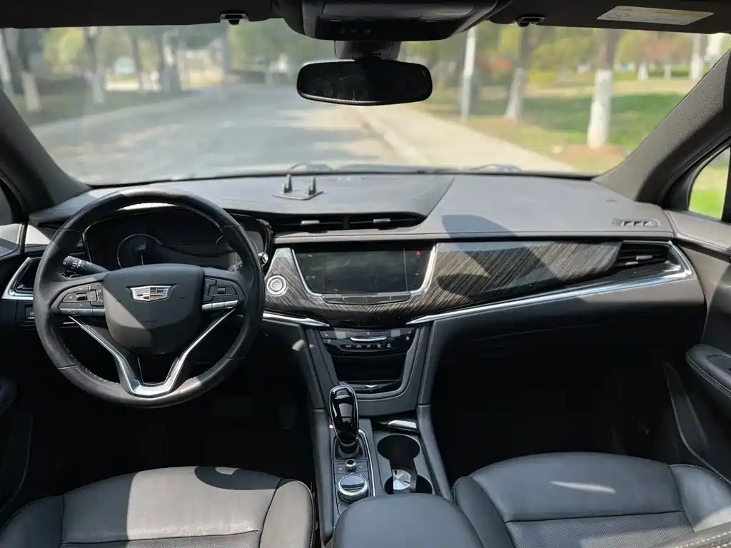 Cadillac XT6 2021 2.0T six-seat four-wheel drive luxury model купить на сайте DeffCars