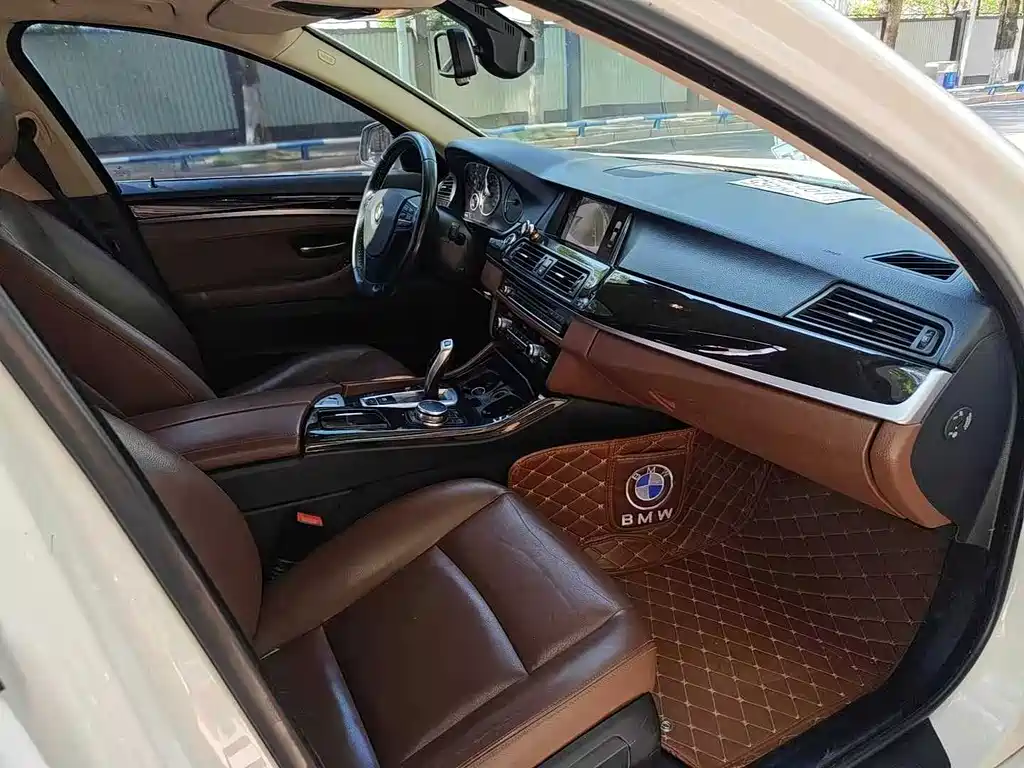 BMW 5 Series 2014 525Li Leading Model купить на сайте DeffCars