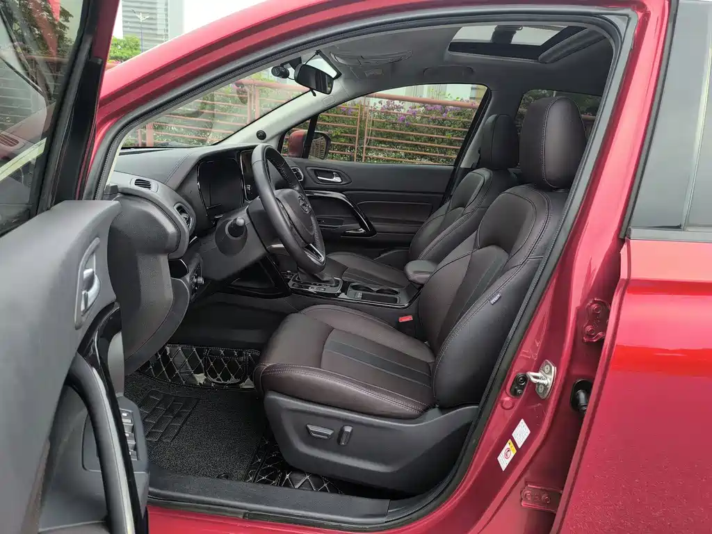 Trumpchi GS4 2018 235T Automatic Two-Wheel Drive Deluxe Edition купить на сайте DeffCars