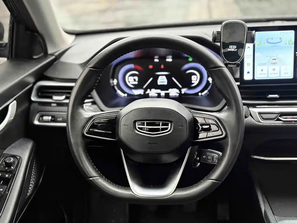 Emgrand 2022 4th generation 1.5L manual luxury model купить на сайте DeffCars