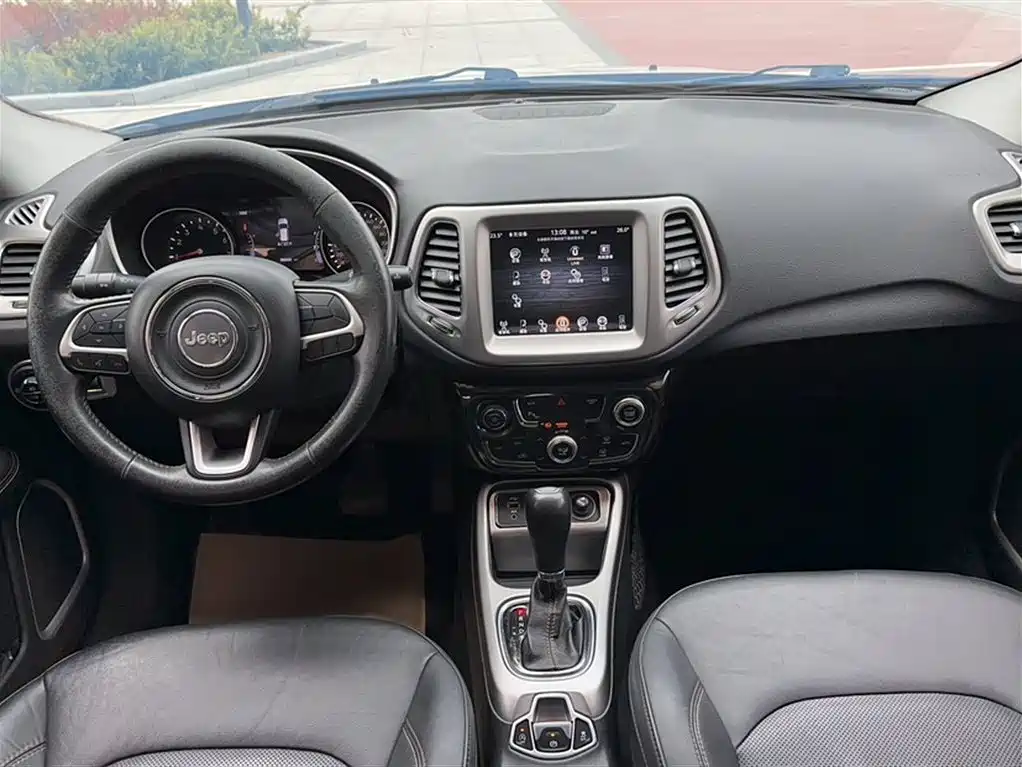 Compass 2017 200T Automatic Home Edition купить на сайте DeffCars