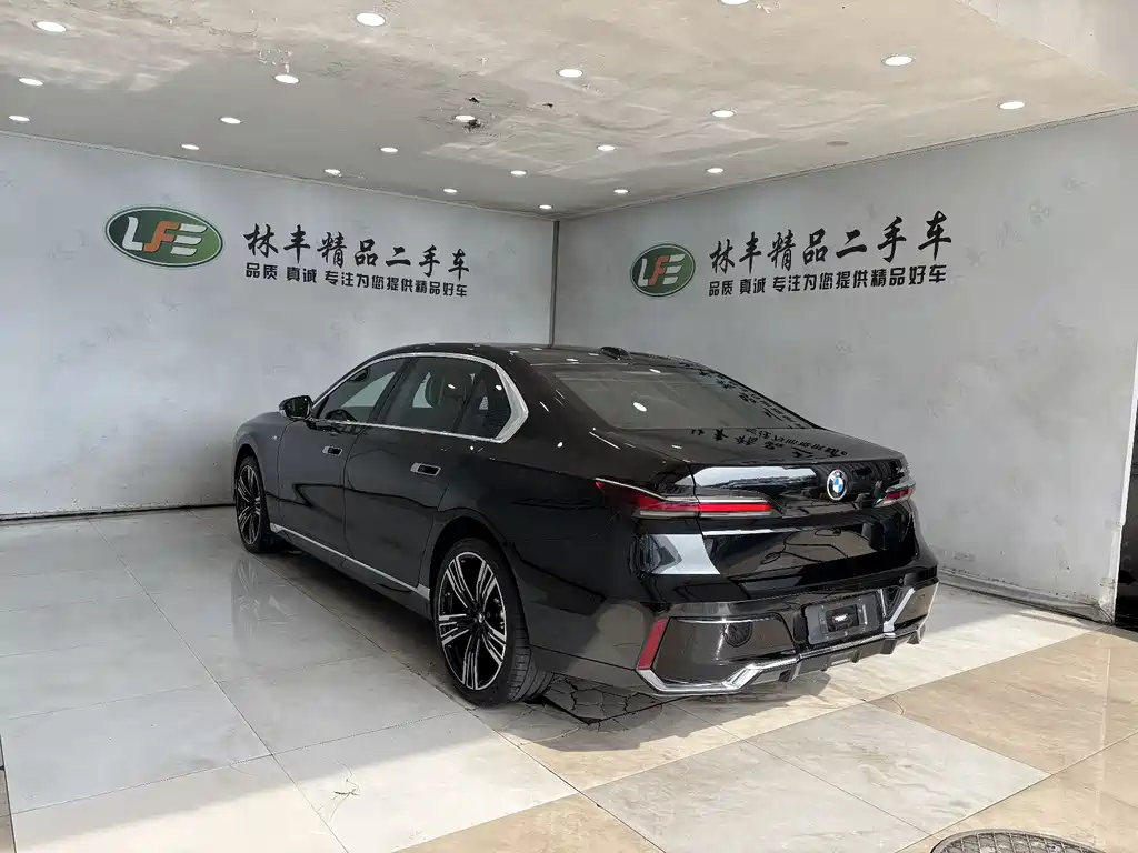 BMW 7 Series 2023 740Li Exclusive M Sports Package купить на сайте DeffCars
