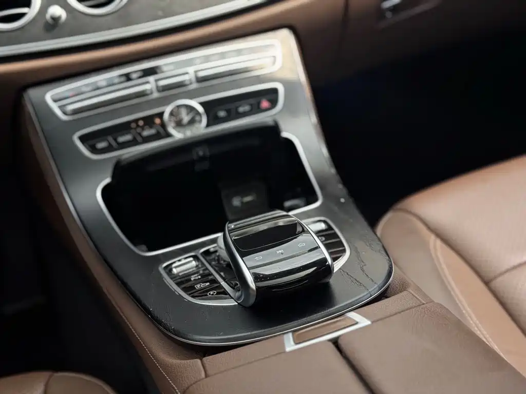 Mercedes-Benz E-Class 2017 E 300 L Sporty and Stylish купить на сайте DeffCars