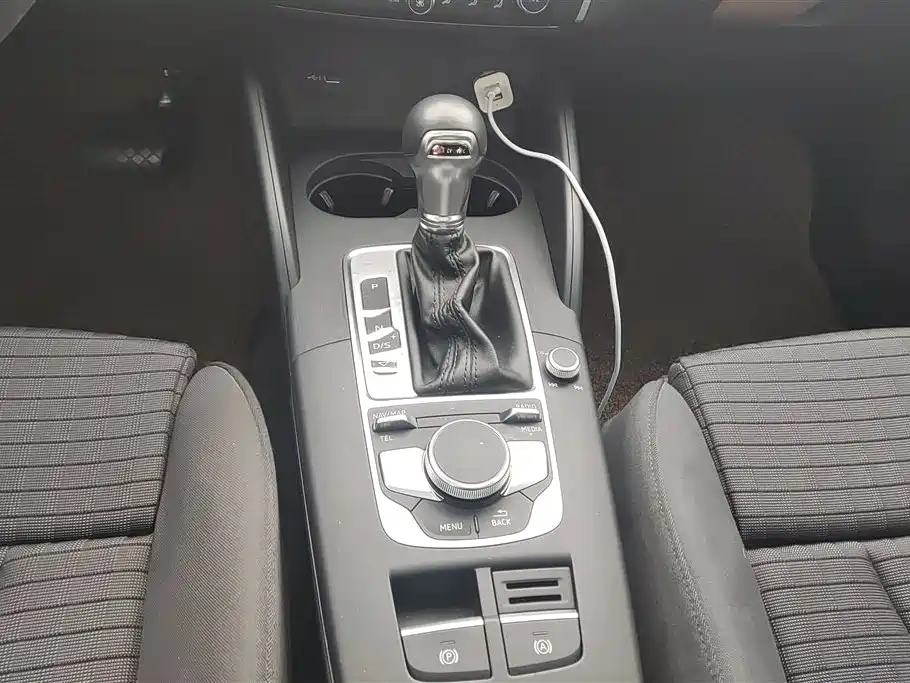 Audi A3 2018 30th Anniversary Limousine 35 TFSI Sports купить на сайте DeffCars