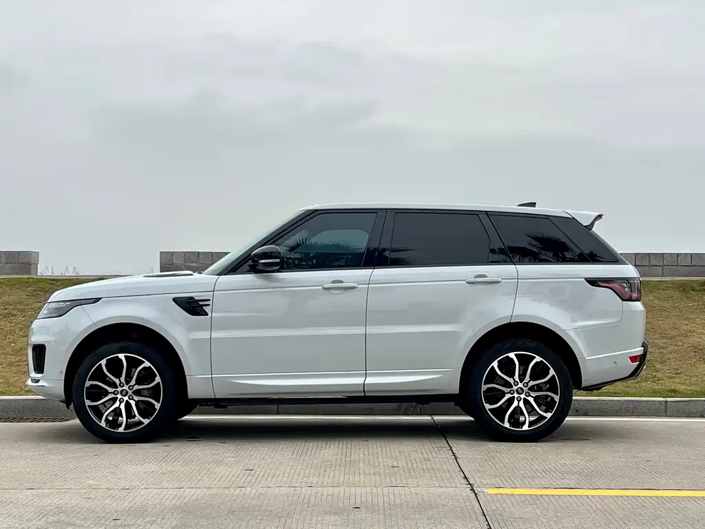 Range Rover Sport 2021 3.0 L6 Black Edition купить на сайте DeffCars
