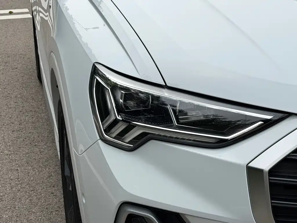 Audi Q3 2022 35 TFSI Fashionable and Dynamic купить на сайте DeffCars