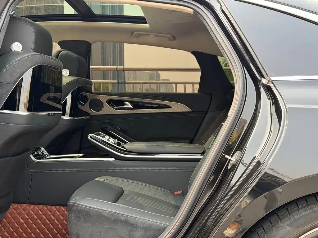 Hongqi H9 2020 3.0T Zhilian Qiling four-seater version купить на сайте DeffCars