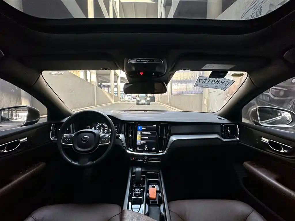 Volvo S60 2022 B4 Zhiyi Luxury Edition купить на сайте DeffCars