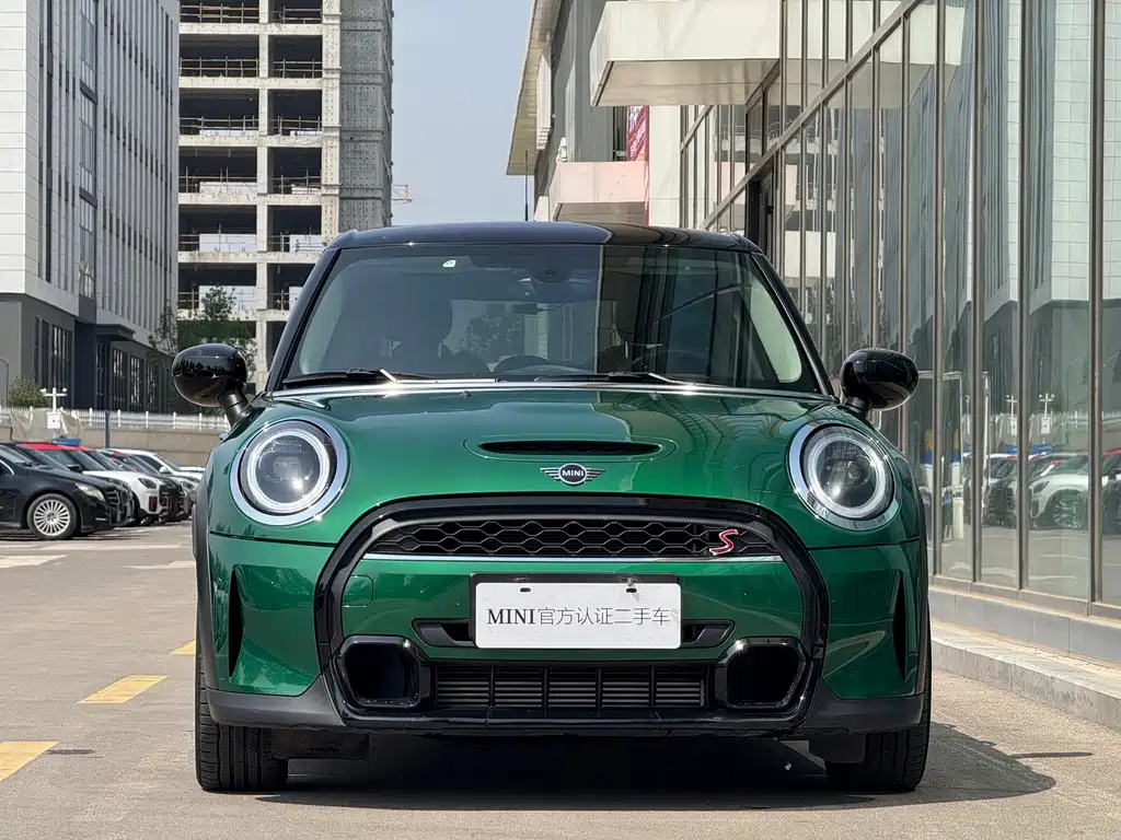 Mini 2021 2.0T Cooper S Classic Pie Five Door Edition купить на сайте DeffCars