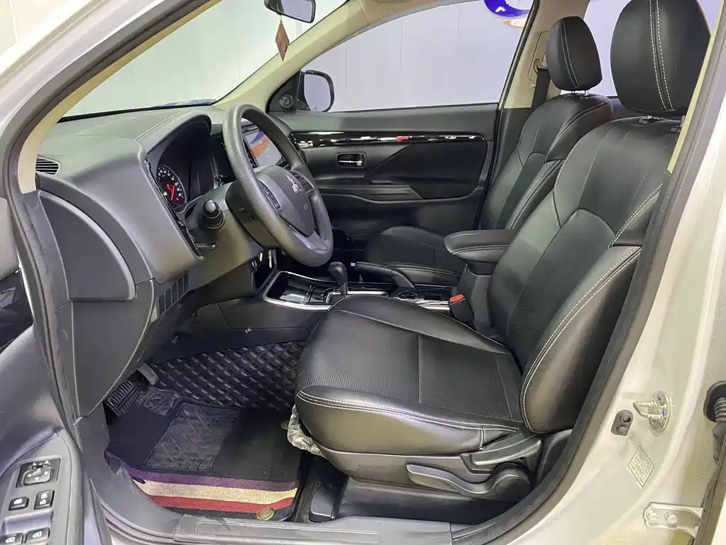 Outlander 2021 2.0L 2WD Smooth Edition 5 seats купить на сайте DeffCars