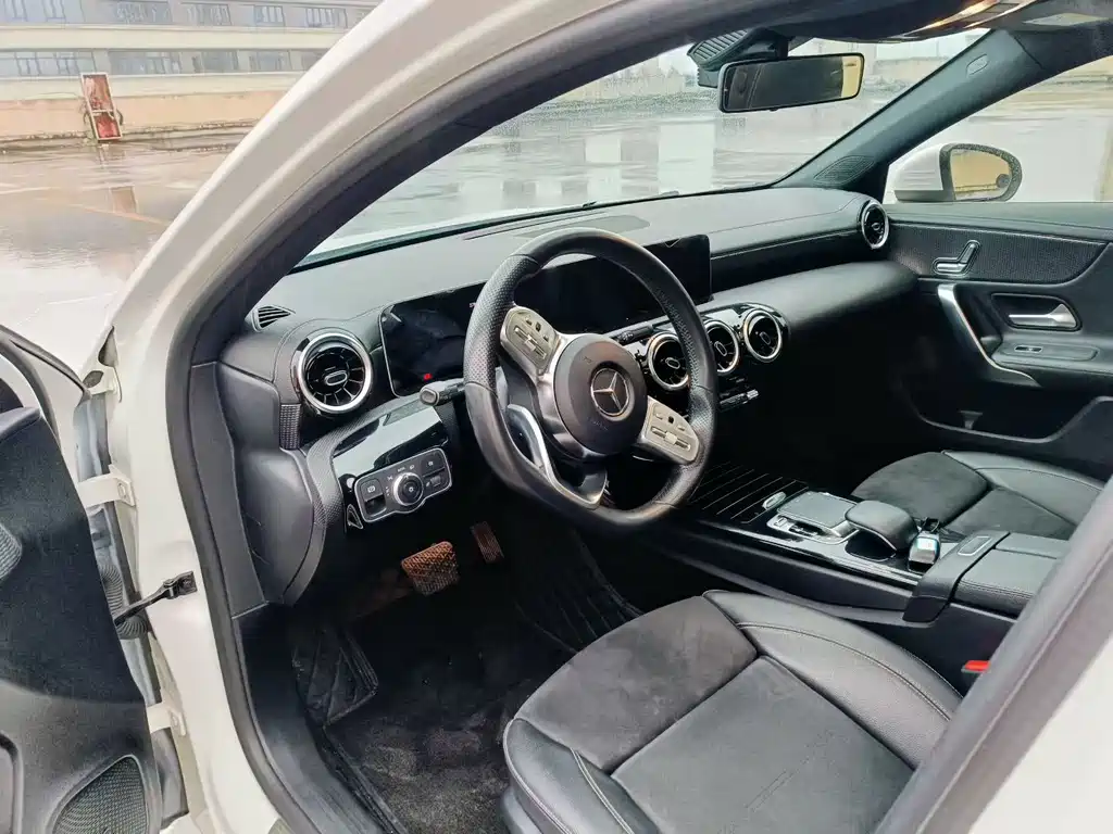 Mercedes-Benz A-Class 2019 A 200 L Sports Sedan купить на сайте DeffCars