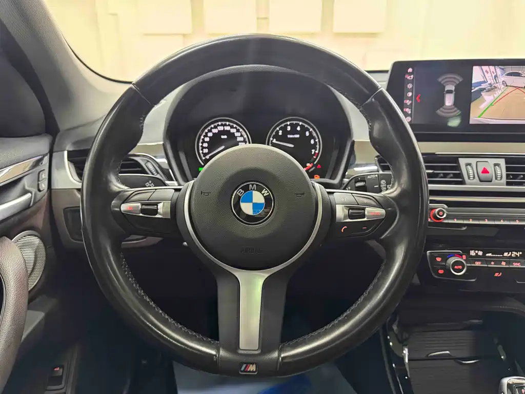 BMW X1 2021 sDrive20Li Exclusive Model купить на сайте DeffCars