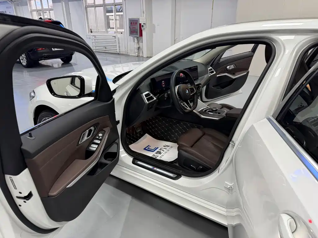 BMW 3 Series 2025 325i M Sports Package купить на сайте DeffCars
