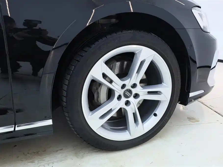 Audi A8 2023 A8L 50 TFSI quattro Premium Selection купить на сайте DeffCars