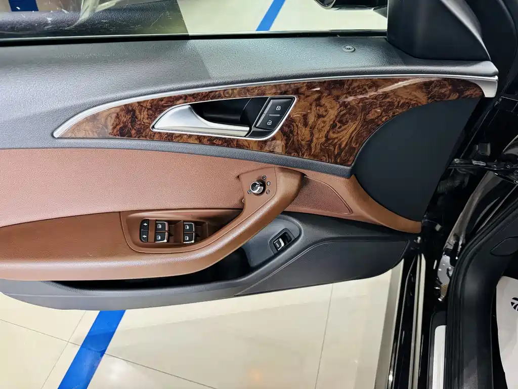 Audi A6L 2018 30th Anniversary Model 35 TFSI Fashion Model купить на сайте DeffCars