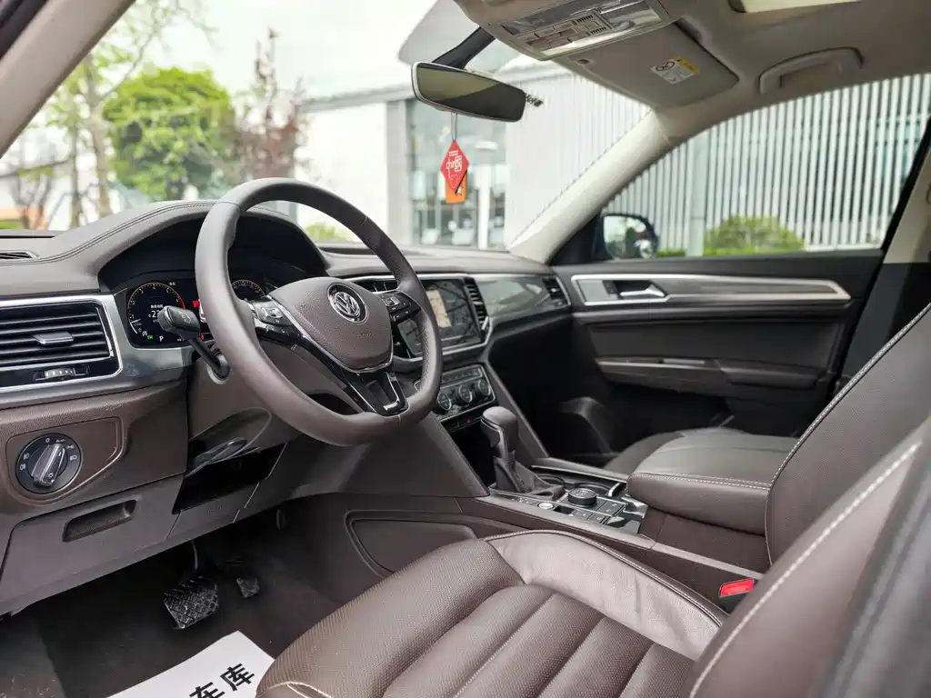 Touron 2020 380TSI four-wheel drive luxury version National VI купить на сайте DeffCars