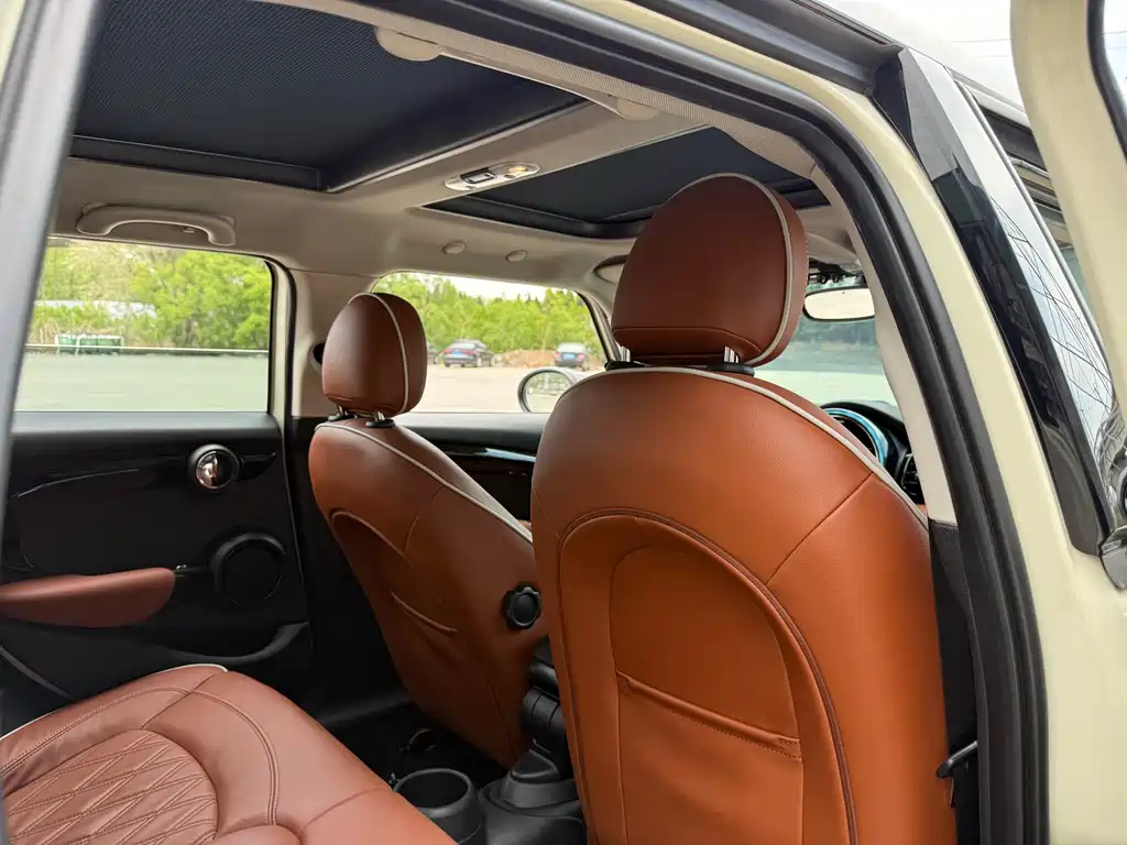 MINI 2022 1.5T COOPER Artist Five-Door Edition купить на сайте DeffCars
