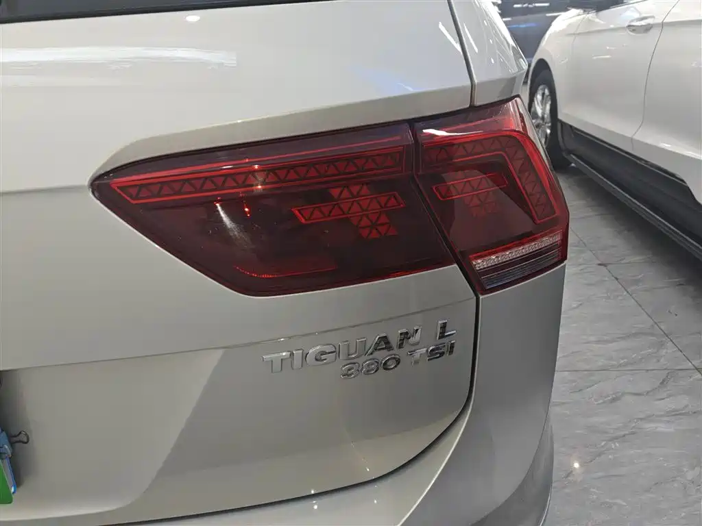 Tiguan L 2019 380TSI automatic four-wheel drive smart luxury version 7 seats National VI купить на сайте DeffCars