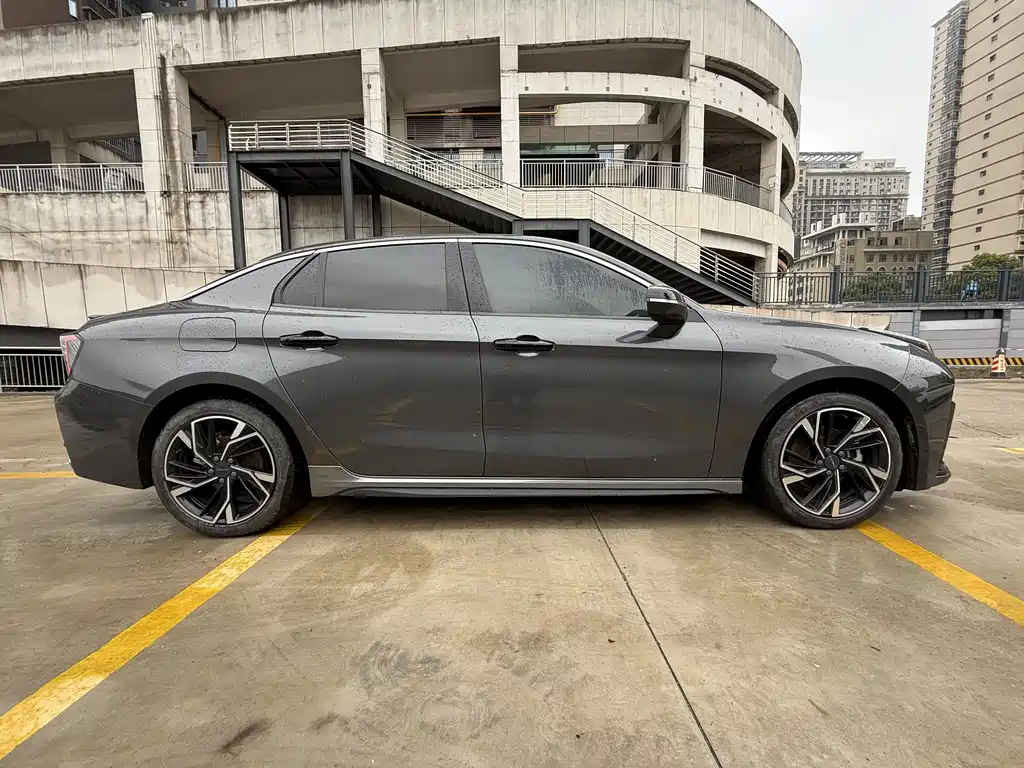Lynk & Co 03 2023 1.5TD DCT Plus купить на сайте DeffCars