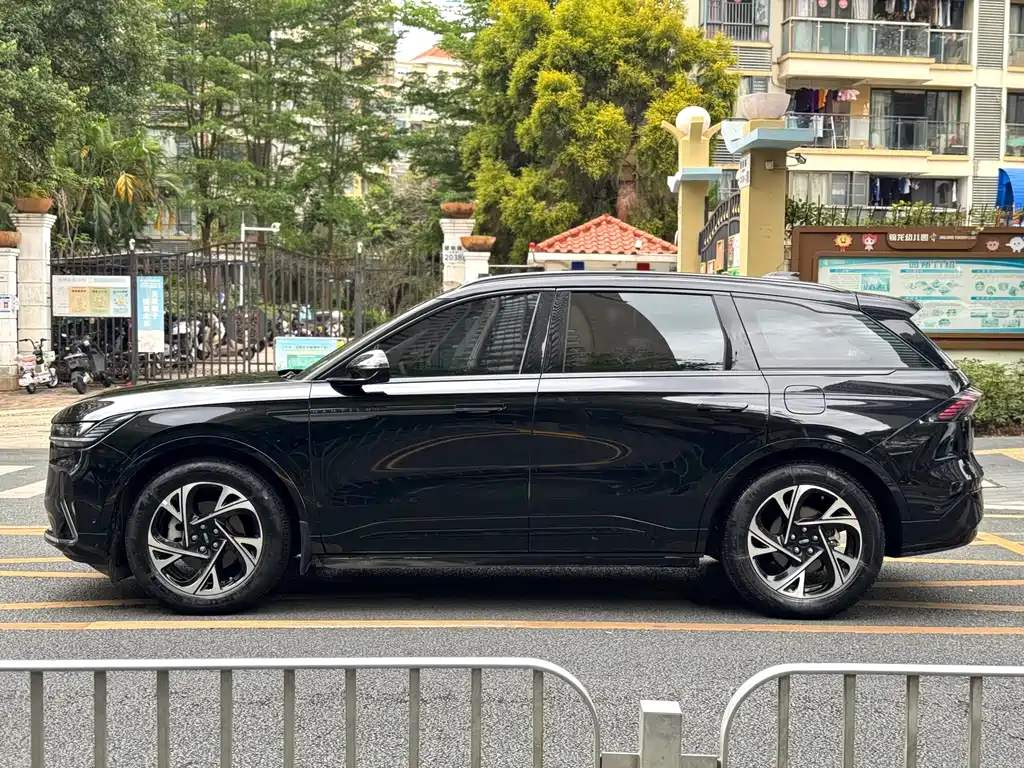 Voyager 2023 2.0T four-wheel drive Zunyi hybrid version купить на сайте DeffCars