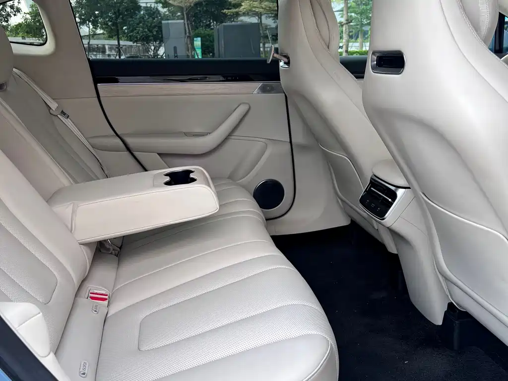 Zhijie R7 2024 pure electric 736km UItra купить на сайте DeffCars