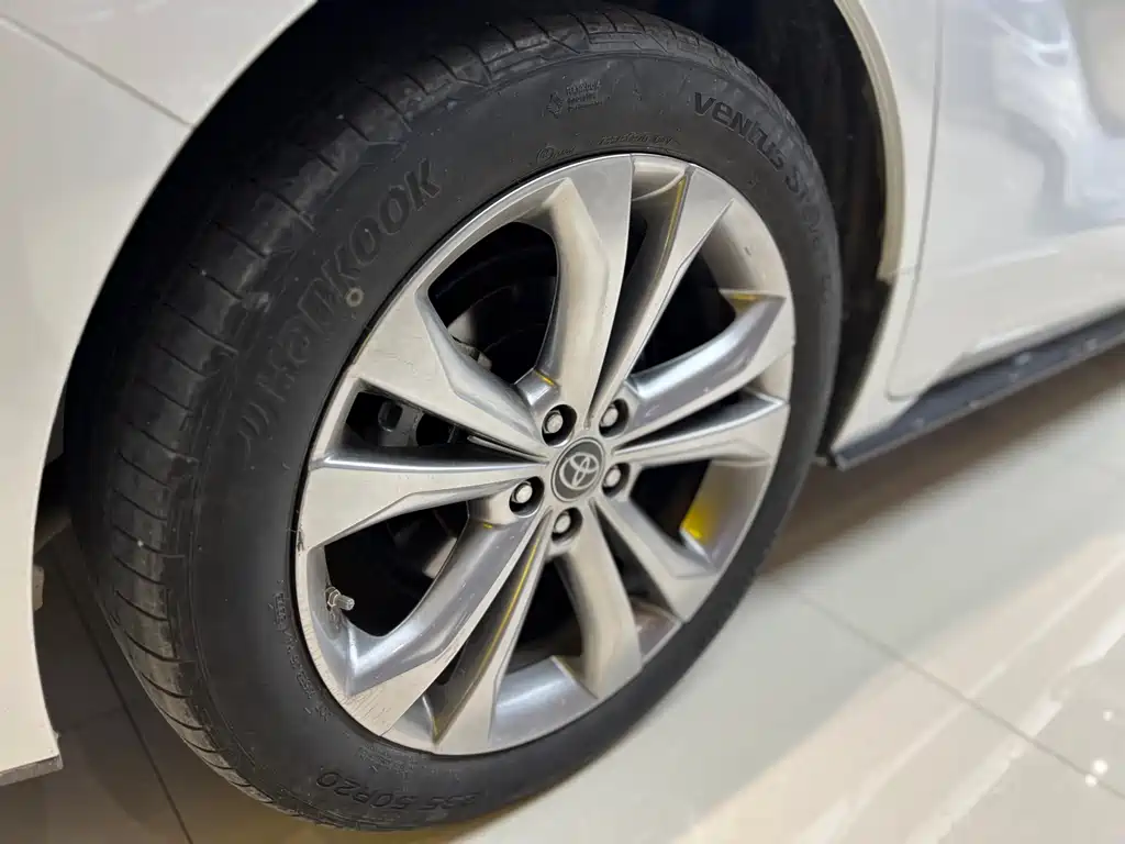 SIENNA 2023 2.5L Hybrid Premium Edition купить на сайте DeffCars
