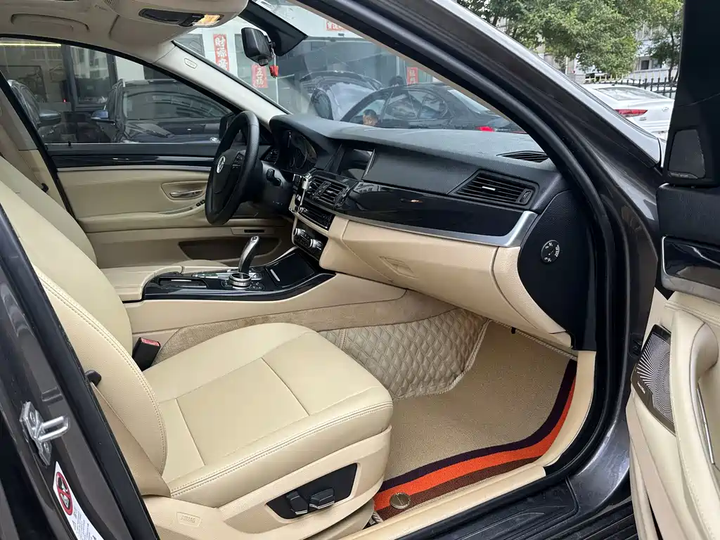BMW 5 Series 2013 520Li Elegant купить на сайте DeffCars